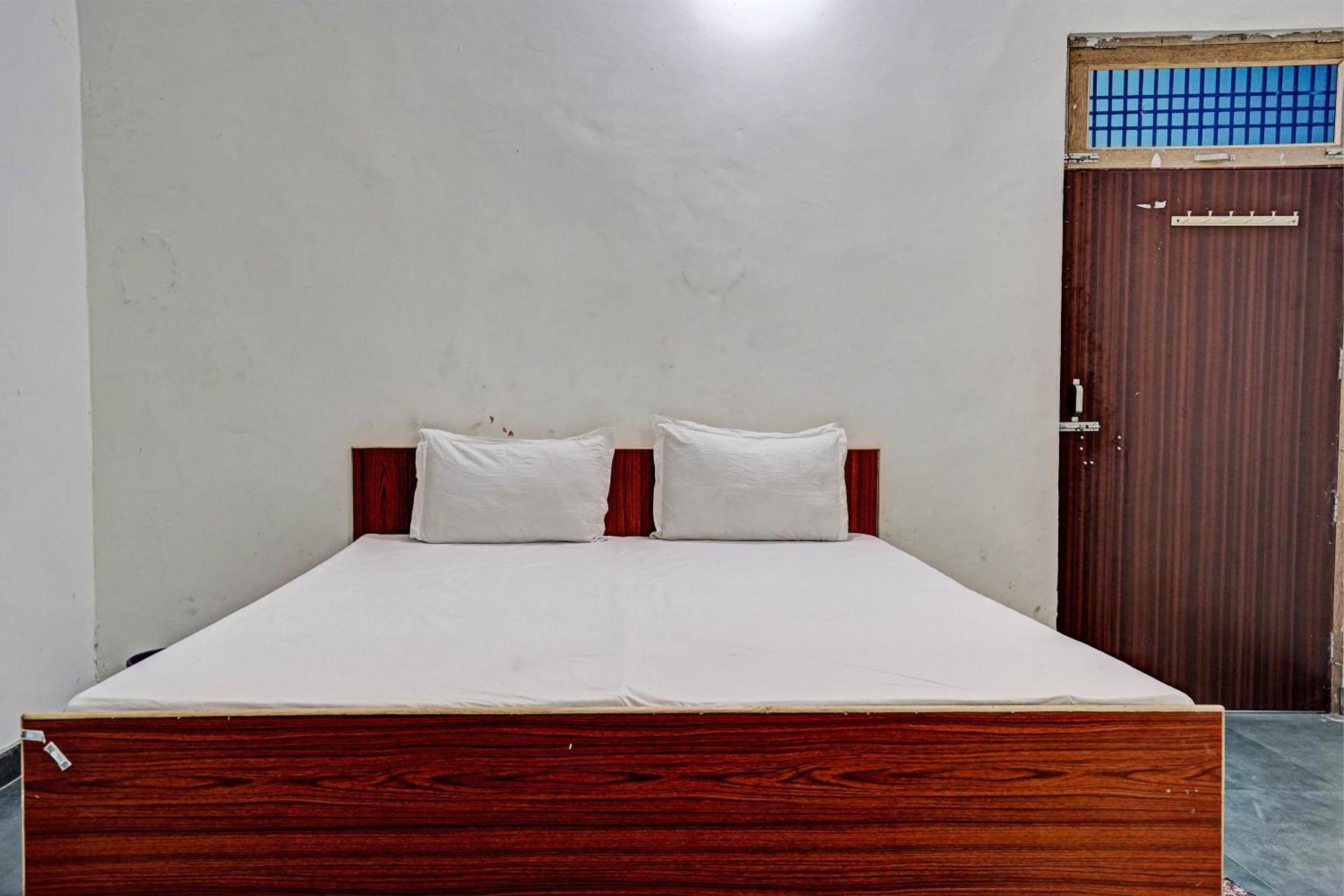 Oyo Double Ss Hotel Hāthras Eksteriør bilde